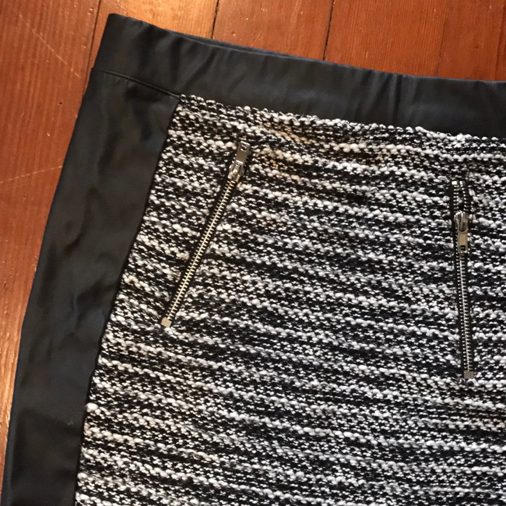 Pencil skirt - Picture 2 of 3